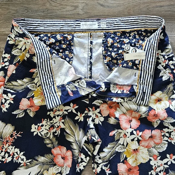 Denim & Flower - Ricky Singh - Floral Navy Power Stretch Shorts - Picture 5 of 8